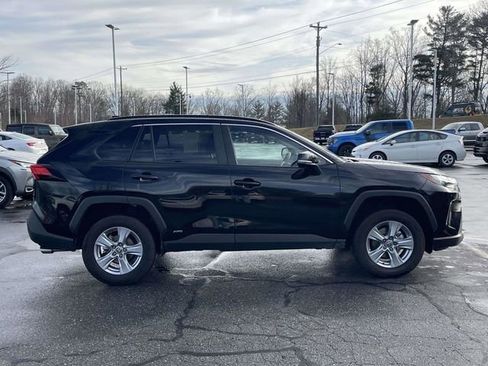 Used 2025 Toyota RAV4 XLE image 6