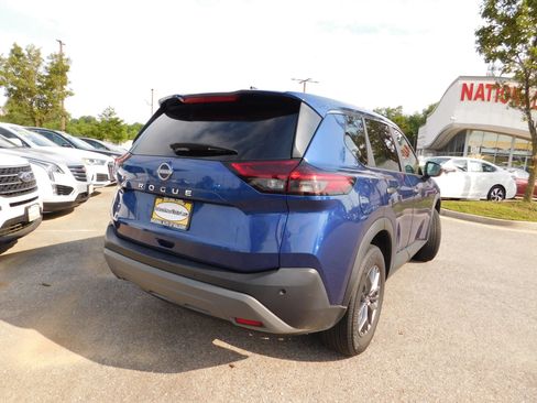 Used 2023 Nissan Rogue S FWD image 5