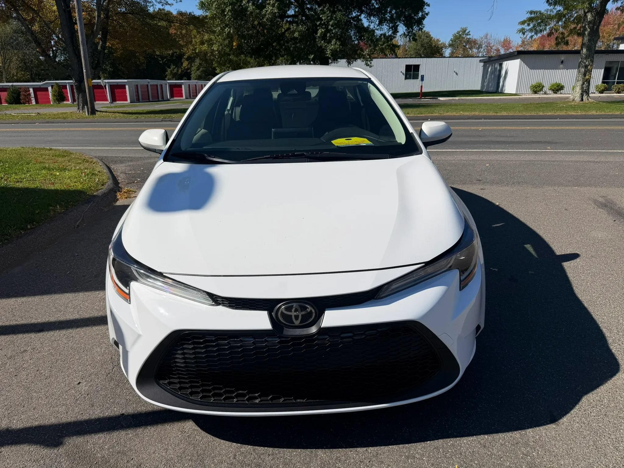 Used 2021 Toyota Corolla LE FWD image 2