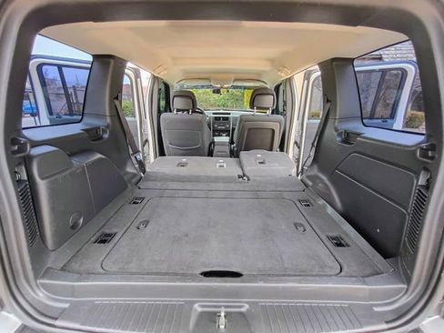 Used 2012 Jeep Liberty Sport image 66