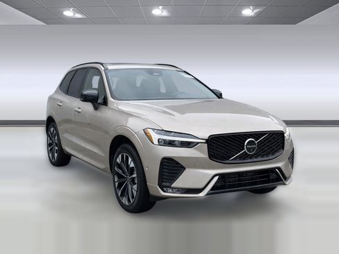 Used 2026 Volvo XC60 B5 Plus w/ Protection Package Premier image 7