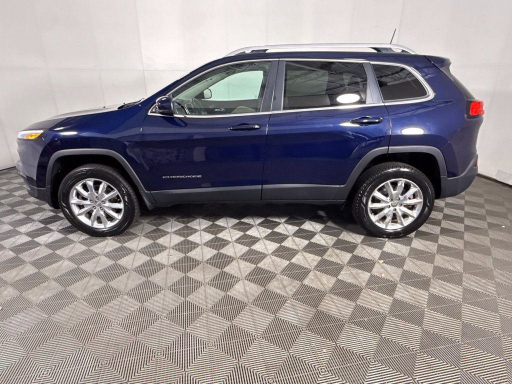 Used 2016 Jeep Cherokee Limited AWD/4WD image 6