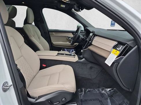 Used 2026 Volvo XC90 B6 Plus w/ Protection Package Premier AWD/4WD image 21