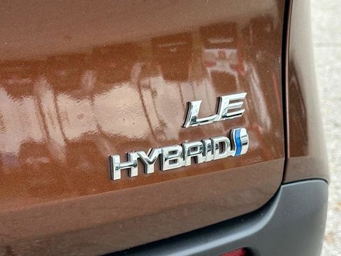 Certified 2023 Toyota Sienna LE FWD image 9