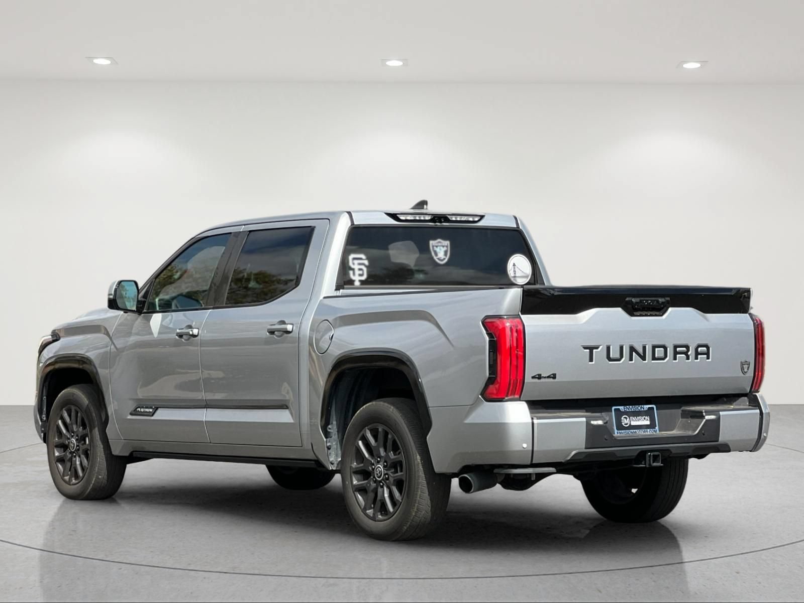 Used 2024 Toyota Tundra Platinum AWD/4WD image 3