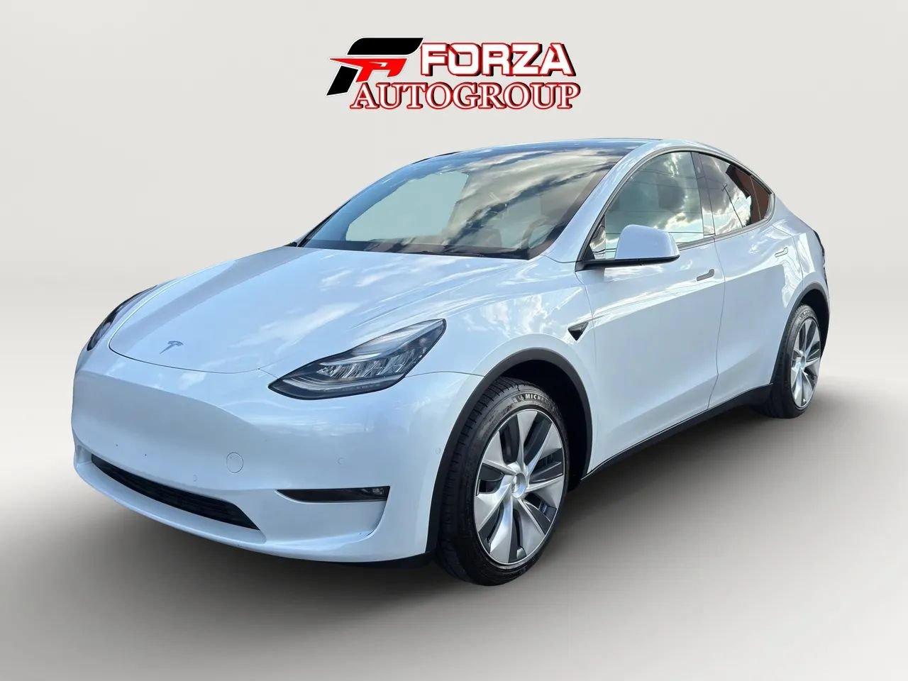 Used 2022 Tesla Model Y Long Range AWD/4WD image 3