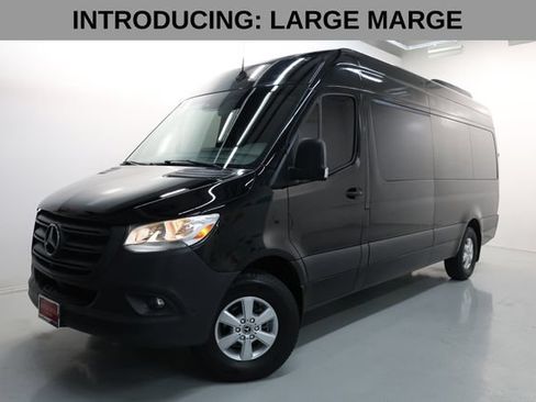 Used 2022 Mercedes-Benz Sprinter 2500 image 2