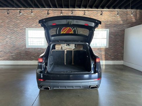 Used 2020 Porsche Cayenne image 36