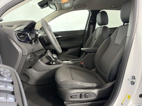 Certified 2022 Buick Encore GX Select w/ Sport Touring Package image 7