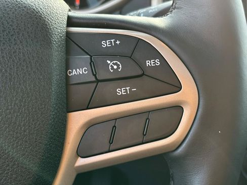 Used 2017 Jeep Cherokee Limited AWD/4WD image 21