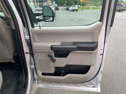 Used 2017 Ford F350 XL image 26