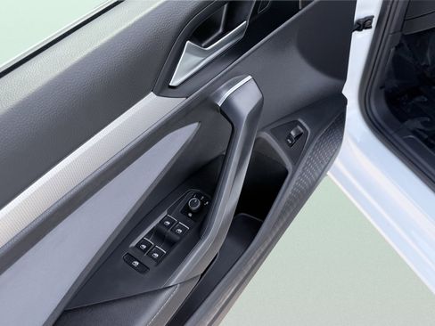 Used 2025 Volkswagen Jetta SE FWD image 22