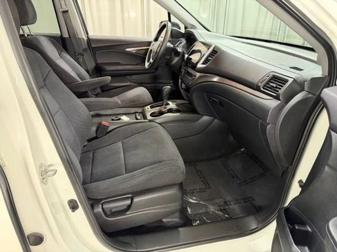 Used 2017 Honda Pilot EX image 7