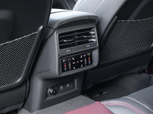 New 2026 Audi RS Q8 performance AWD/4WD image 34