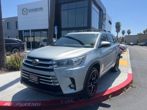 Used 2019 Toyota Highlander Limited FWD image 1