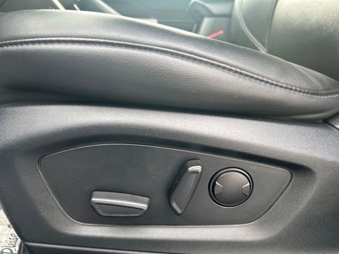 Used 2023 Ford Explorer XLT w/ Equipment Group 202A image 22