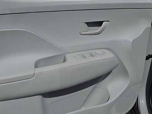 Used 2024 Hyundai Kona SEL w/ Convenience Package image 19