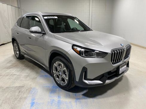 Used 2025 BMW X1 xDrive28i w/ Convenience Package image 3