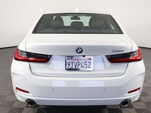 Used 2025 BMW 330i Sedan w/ Convenience Package RWD image 5