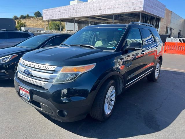 Used 2014 Ford Explorer XLT w/ Equipment Group 202A AWD/4WD image 2