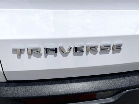 Used 2026 Chevrolet Traverse LT FWD image 10