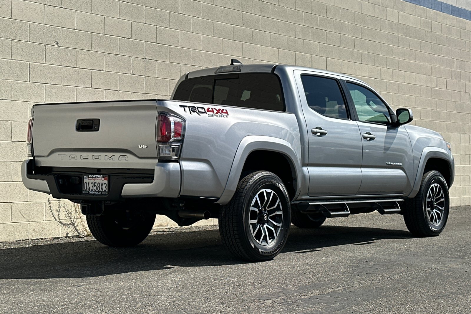 Used 2023 Toyota Tacoma TRD Sport AWD/4WD image 4