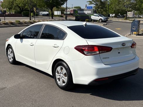 Used 2017 Kia Forte LX image 9