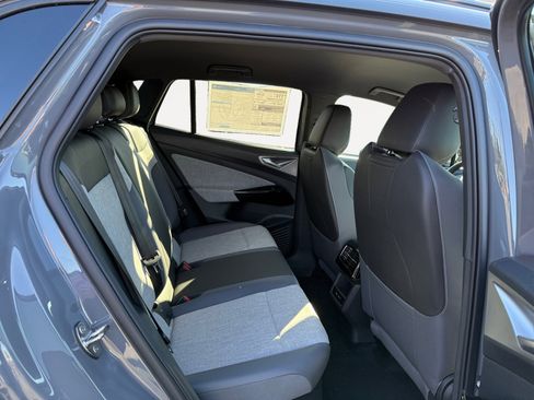 New 2025 Volkswagen ID.4 Pro image 18