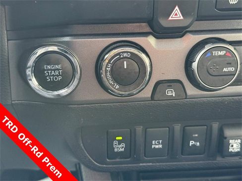 Used 2021 Toyota Tacoma TRD Off-Road image 29