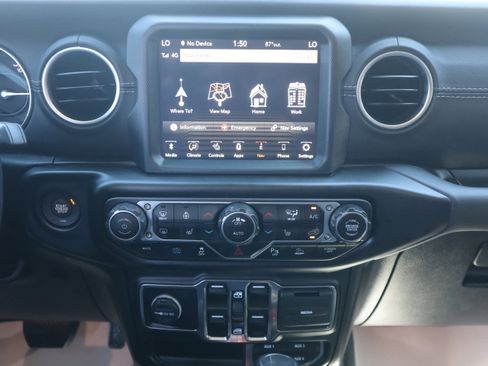 Used 2022 Jeep Wrangler Unlimited Sahara w/ Cold Weather Group image 12