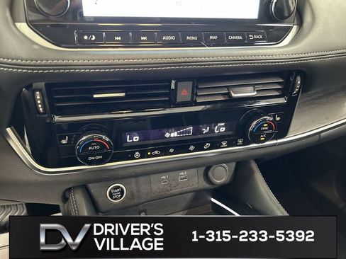 Used 2023 Nissan Rogue Platinum AWD/4WD image 17