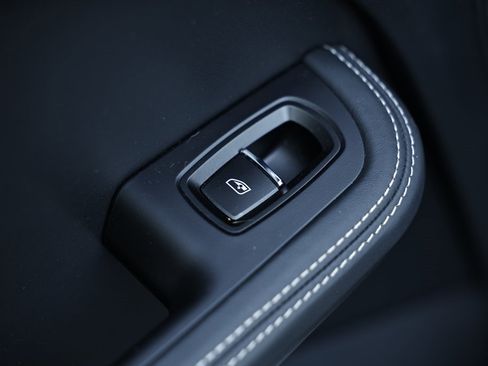 Used 2023 Porsche Macan S image 27