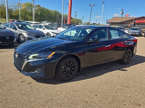 New 2025 Nissan Altima 2.5 SV image 3