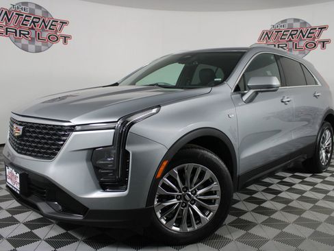 Used 2024 Cadillac XT4 Premium Luxury image 1