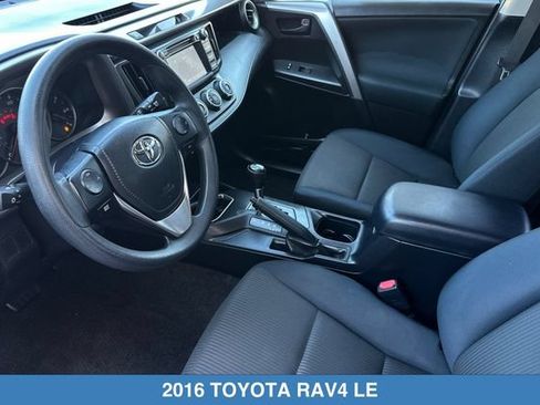Used 2016 Toyota RAV4 LE FWD image 11
