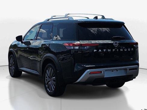 Used 2024 Nissan Pathfinder SL w/ SL Premium Package image 5