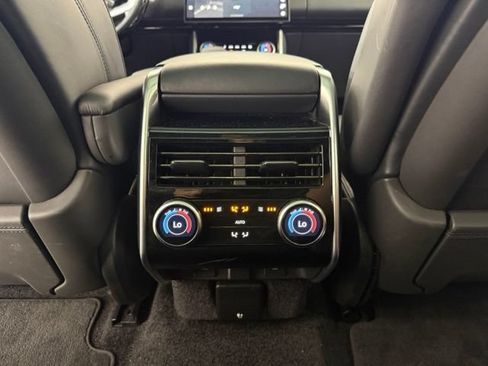 Used 2023 Land Rover Range Rover SE AWD/4WD image 26
