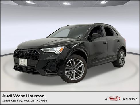Certified 2023 Audi Q3 2.0T Premium w/ Black Optic Sport Package image 1