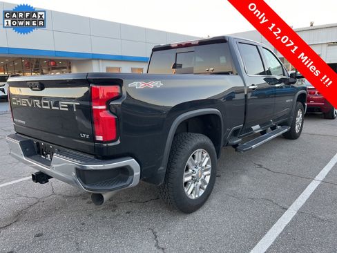 Used 2025 Chevrolet Silverado 3500 LTZ w/ LTZ Convenience Package image 5