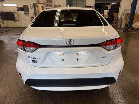 Used 2021 Toyota Corolla LE FWD image 5