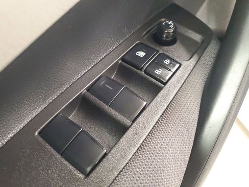 Used 2025 Toyota Corolla LE image 18