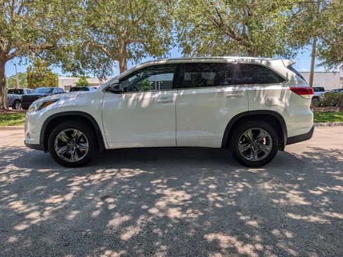 Used 2018 Toyota Highlander Limited Platinum AWD/4WD image 4