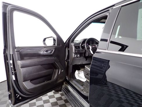 Used 2021 GMC Yukon XL SLT AWD/4WD image 21