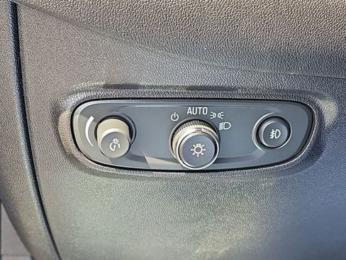 Used 2024 Chevrolet Equinox Premier AWD/4WD image 18