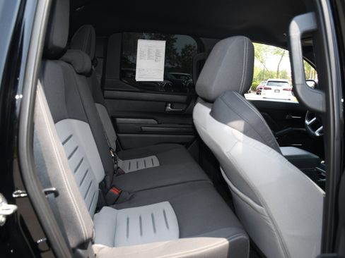 Certified 2025 Toyota Tacoma TRD Off-Road AWD/4WD image 17