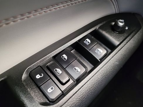 Used 2022 Jeep Compass Limited image 27