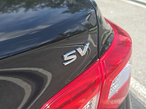 Used 2018 Nissan Sentra SV FWD image 12