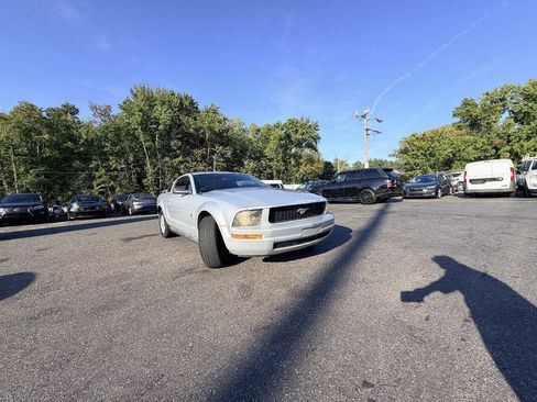 Used 2007 Ford Mustang Coupe RWD image 3