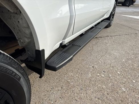 Used 2022 Chevrolet Silverado 1500 Custom image 10