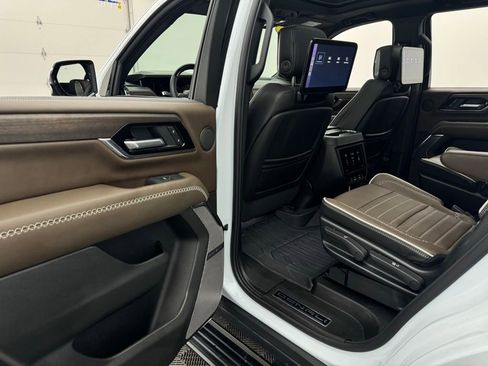 Used 2026 GMC Yukon Denali Ultimate AWD/4WD image 53
